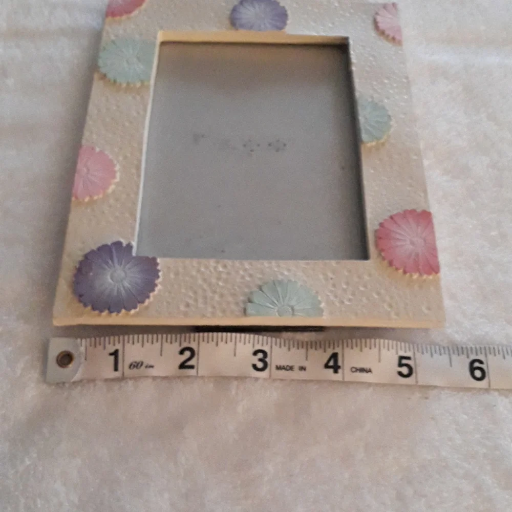 Pastel flowers 4 x 6 picture frame